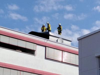 Neckartenzlingen: Brand auf Dachterrasse